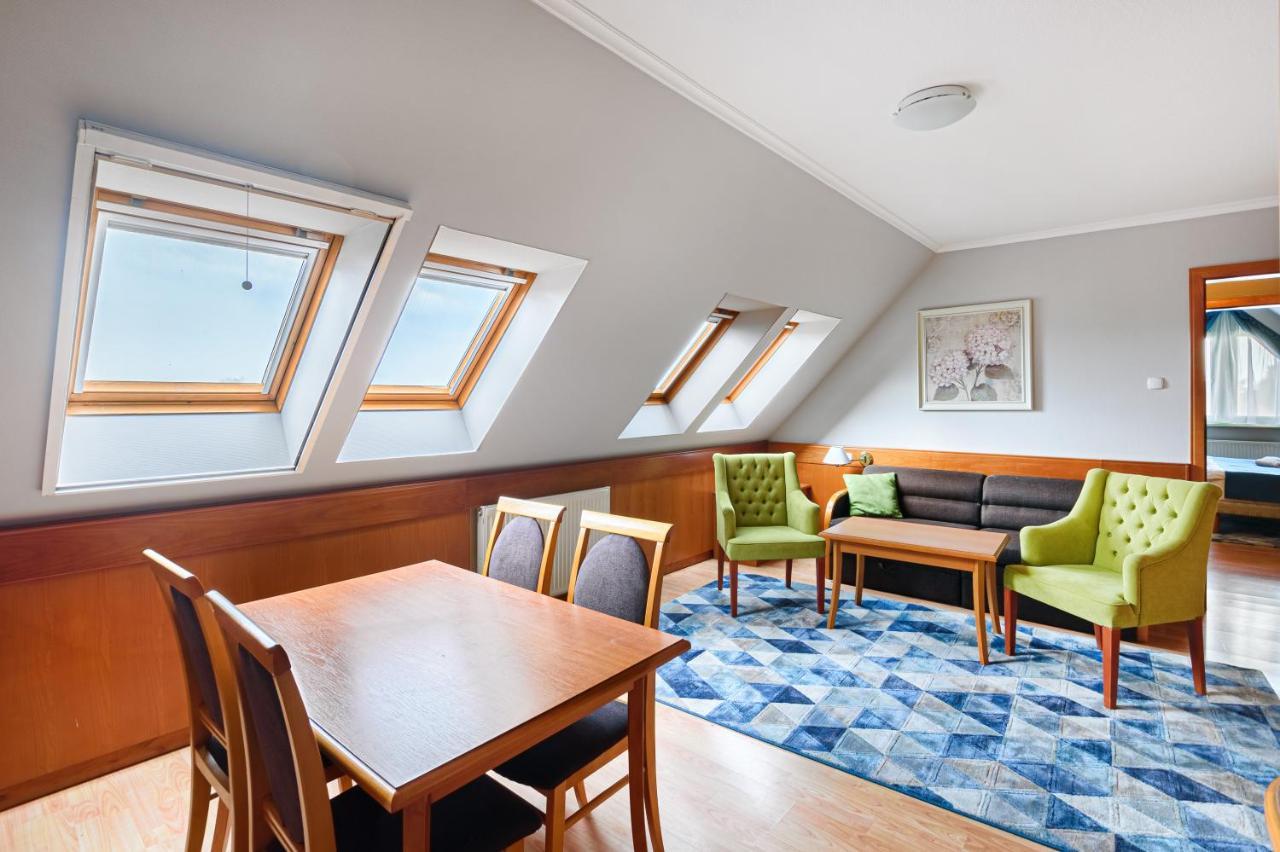 Club Hotel 3*